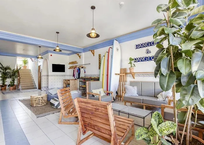 Hotel Malacuna Peniche 3*